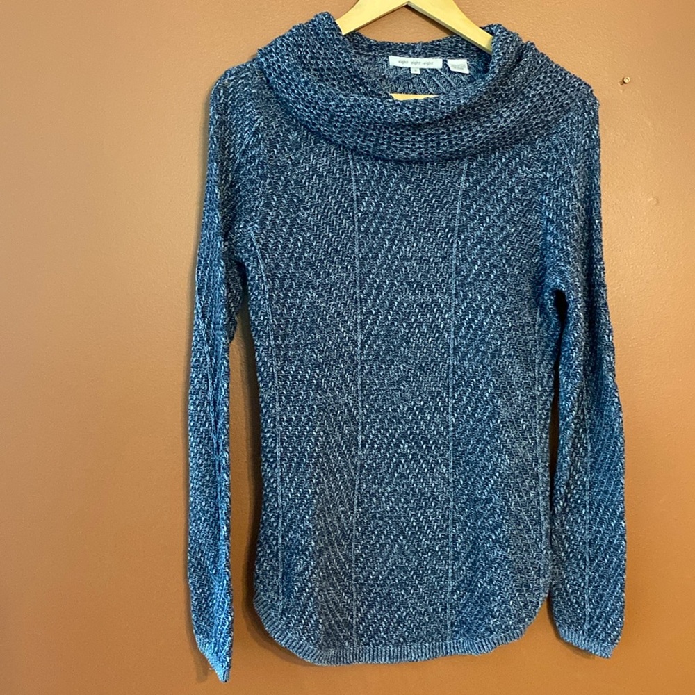Eight eight eight Light turtleneck sweater in 100% cotton. Size S